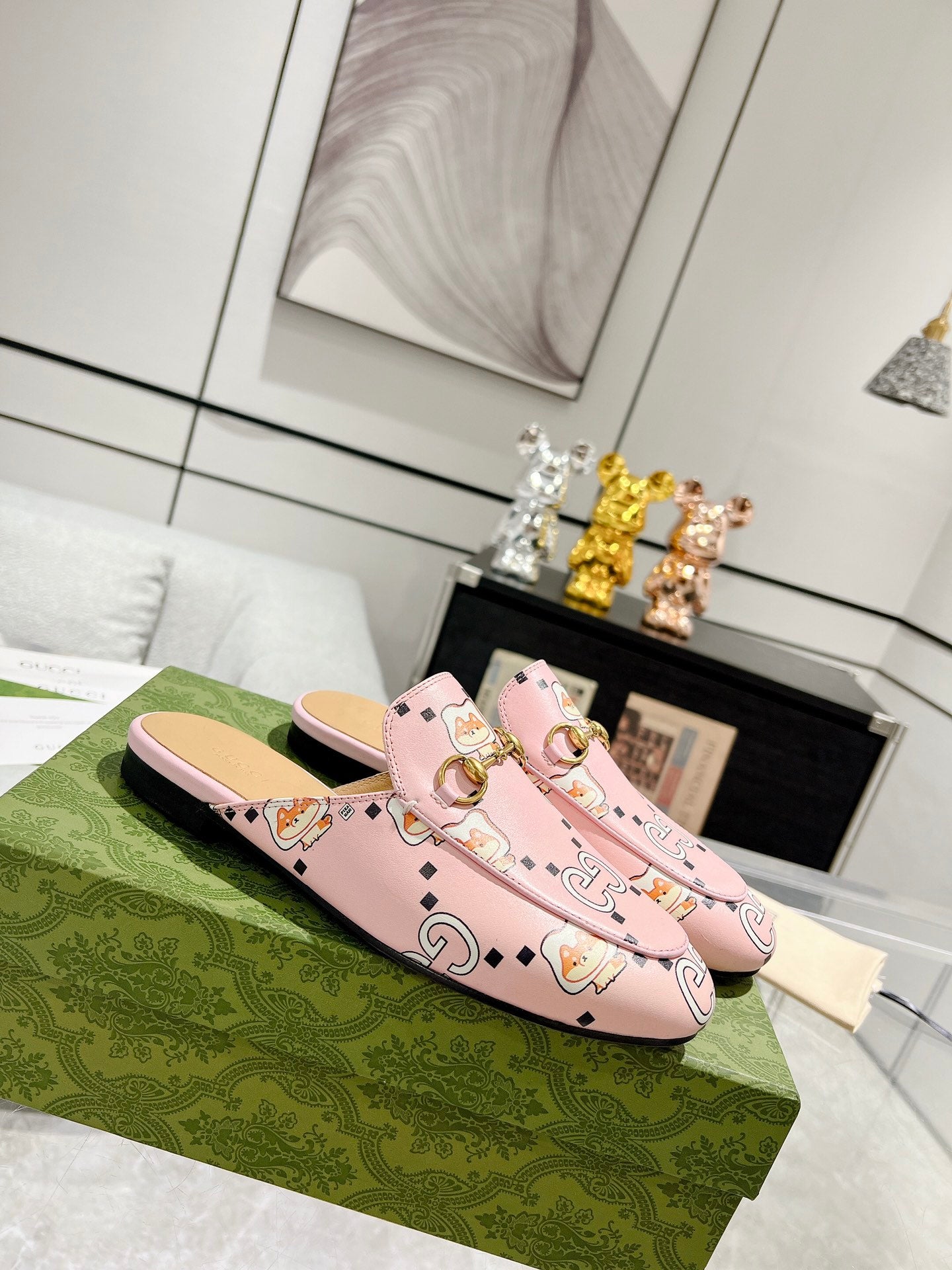 HORSEBIT SLIPPER MULE WITH CUTE CAT PRINT IN LIGHT PINK CALFSKIN