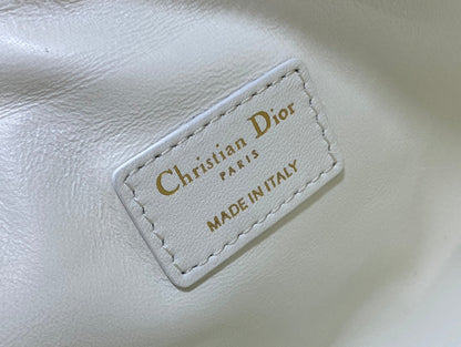 TRAVEL NOMAD POUCH 22 IN WHITE MACROCANNAGE LAMBSKIN GOLD HARDWARE