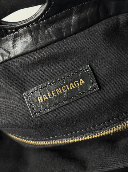 CRUSH LARGE TOTE BAG 46 IN BLACK CRUSHED CALFSKIN GOLD HARDWARE