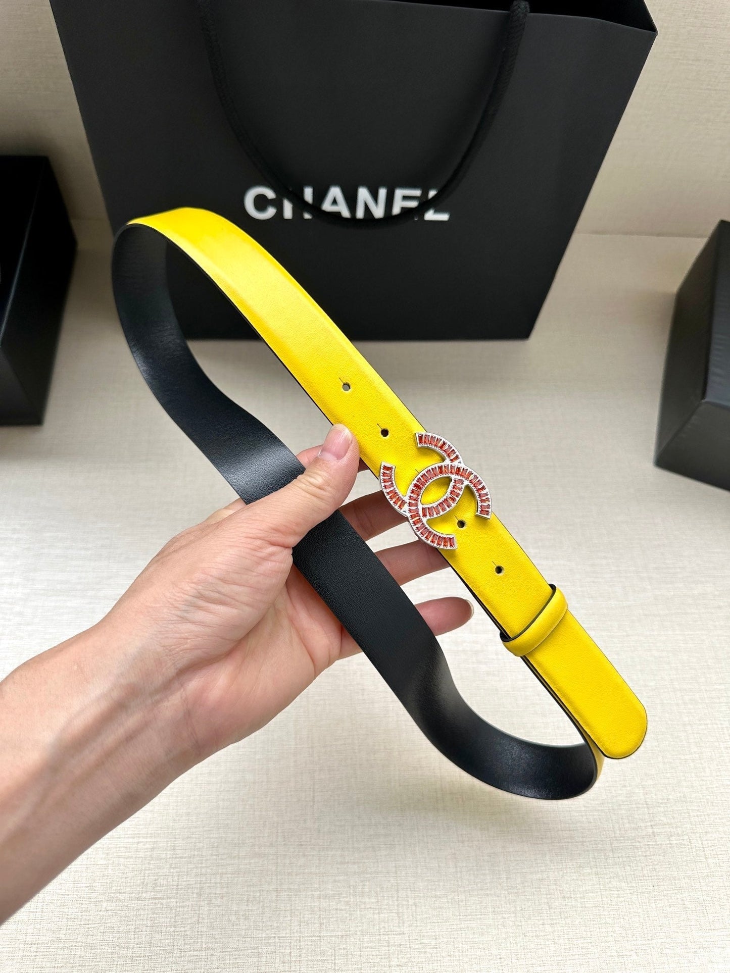 CHANEL 25S BELT 30 MM IN YELLOW CALFSKIN 616967