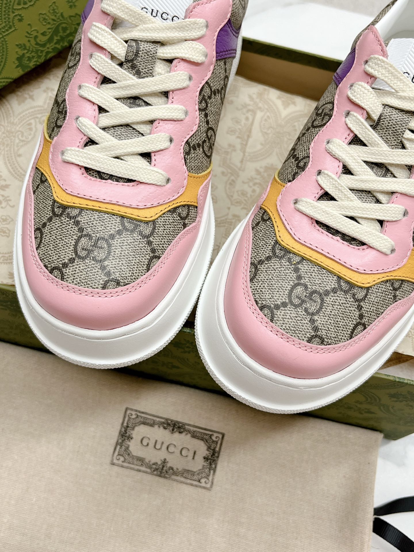 GG TRAINER LIGHT BROWN AND PINK CALFSKIN