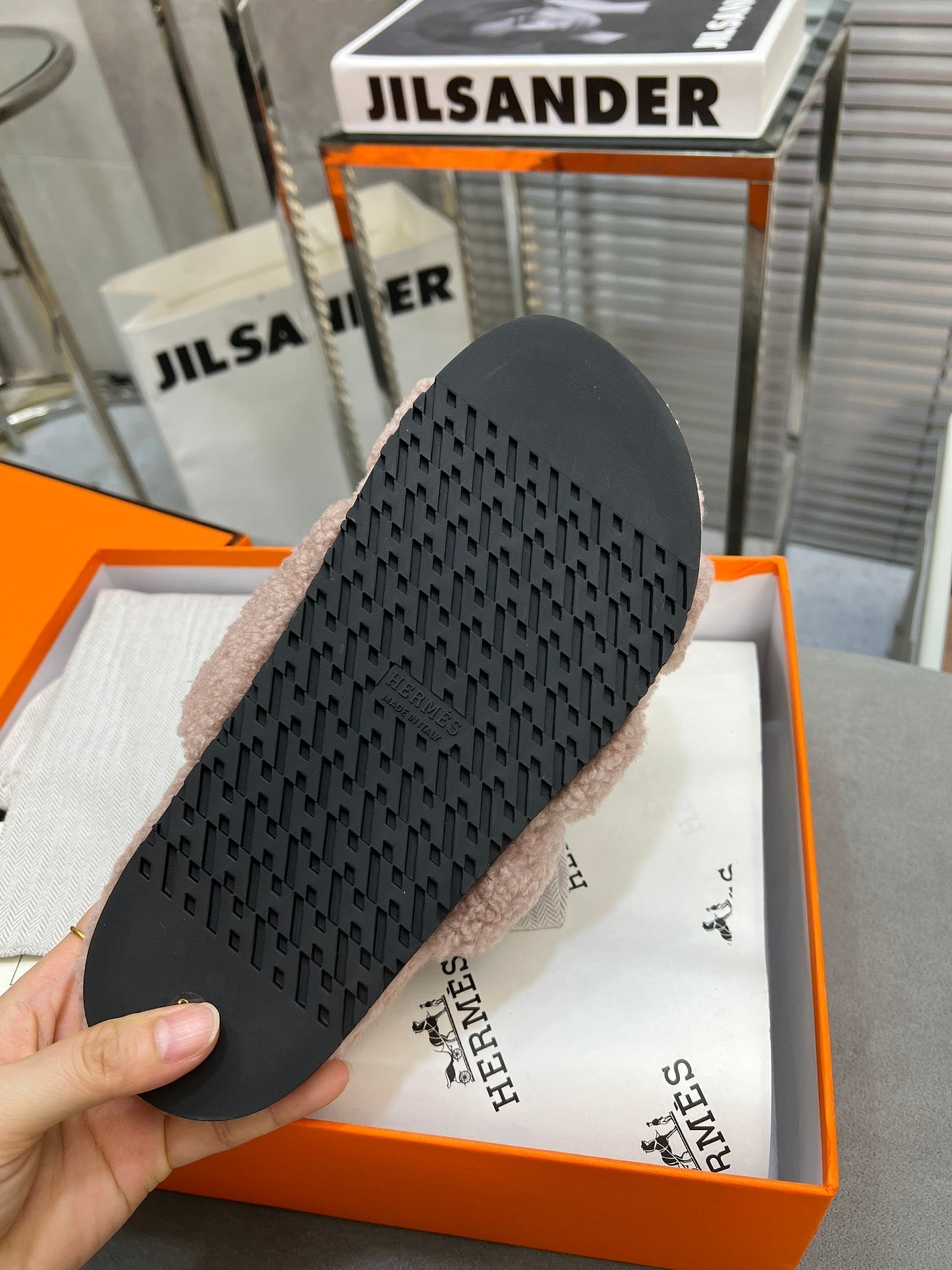 CHYPRE SLIPPERS IN ROSY BROWN LAMB WOOL