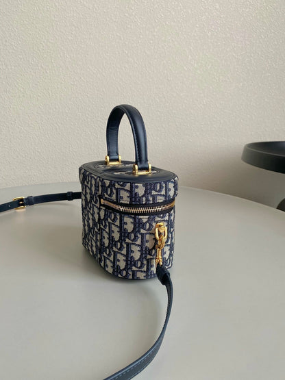 SIGNATURE VANITY 16 IN BLUE OBLIQUE JACQUARD