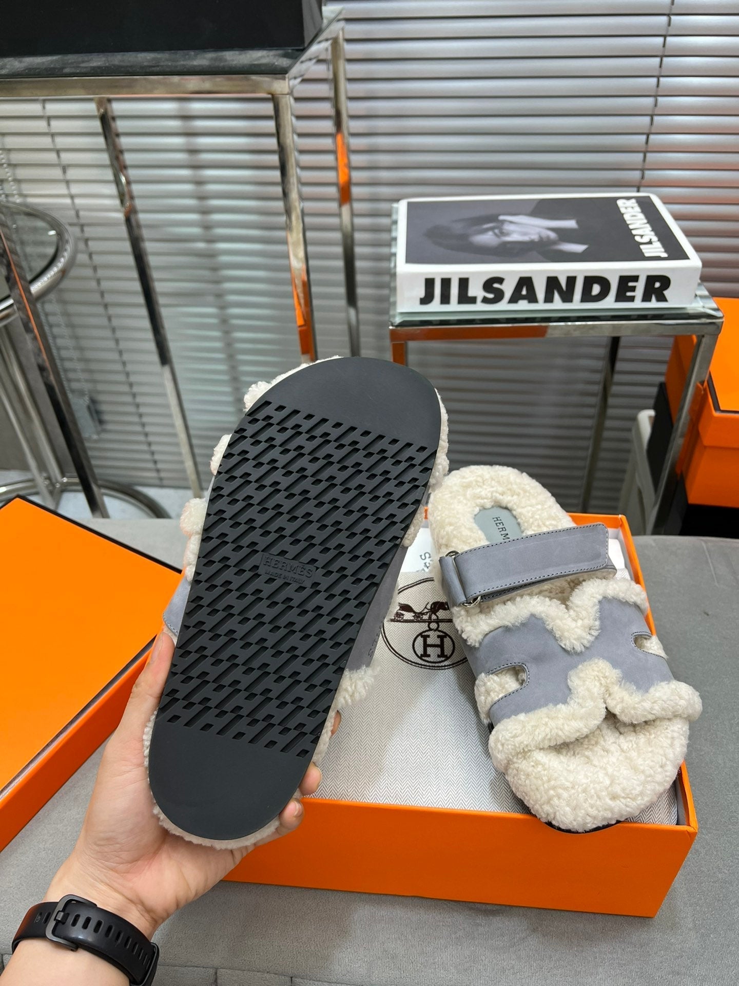 CHYPRE SLIPPERS IN BEIGE LAMB WOOL AND COOL GRAY SUEDE