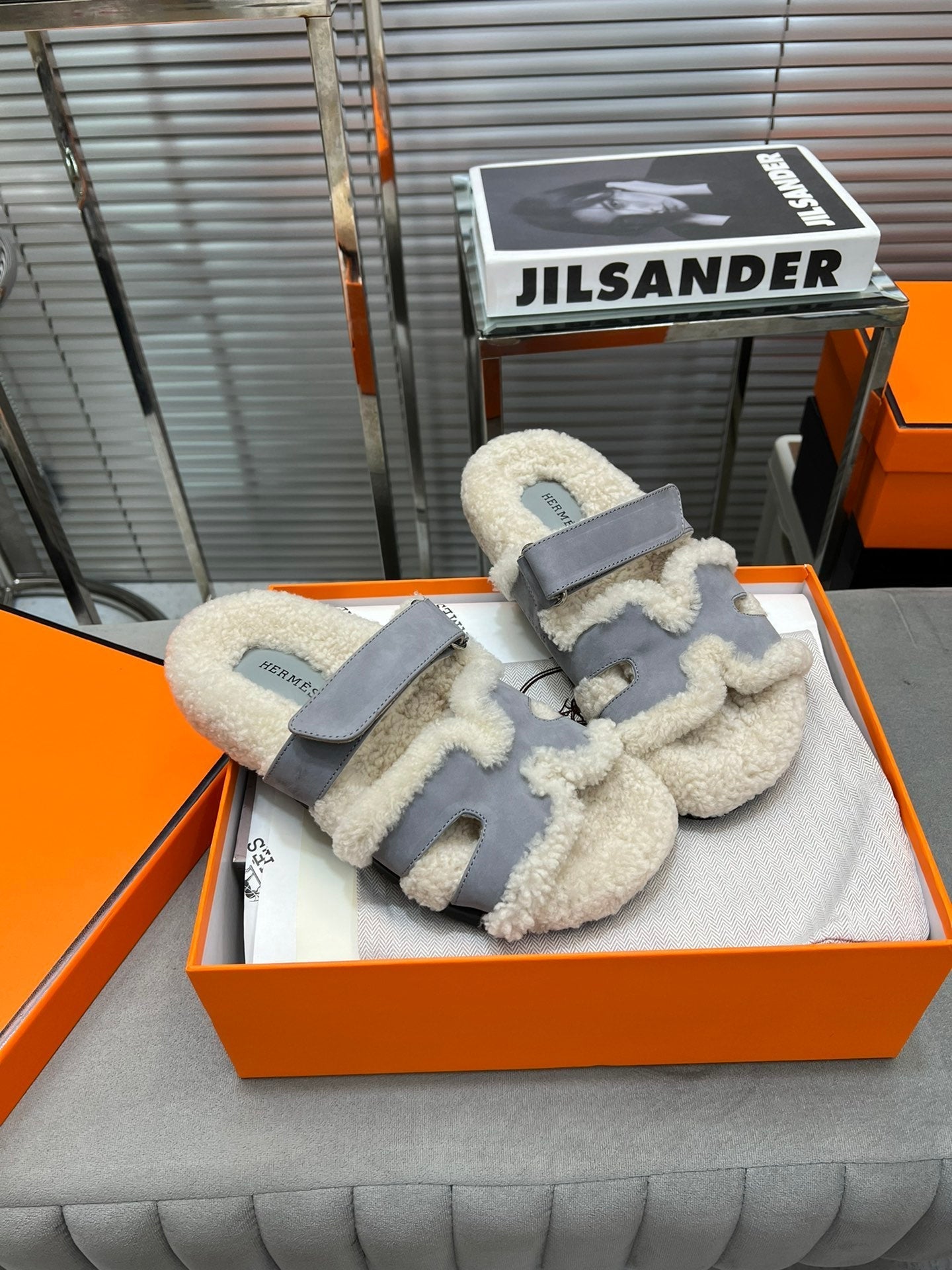 CHYPRE SLIPPERS IN BEIGE LAMB WOOL AND COOL GRAY SUEDE