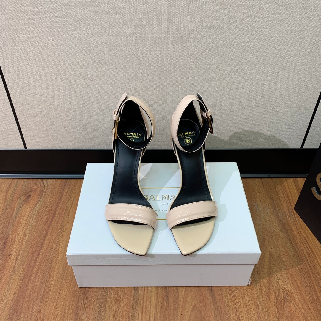 BALMAIN 25S SQUARE STRAP HIGH HEELS 100MM IN BEIGE PATENT CALFSKIN