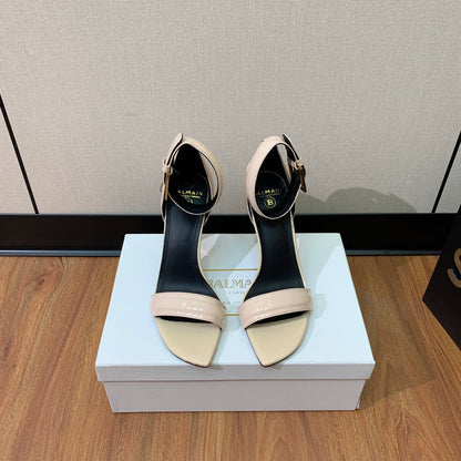 BALMAIN 25S SQUARE STRAP HIGH HEELS 100MM IN BEIGE PATENT CALFSKIN