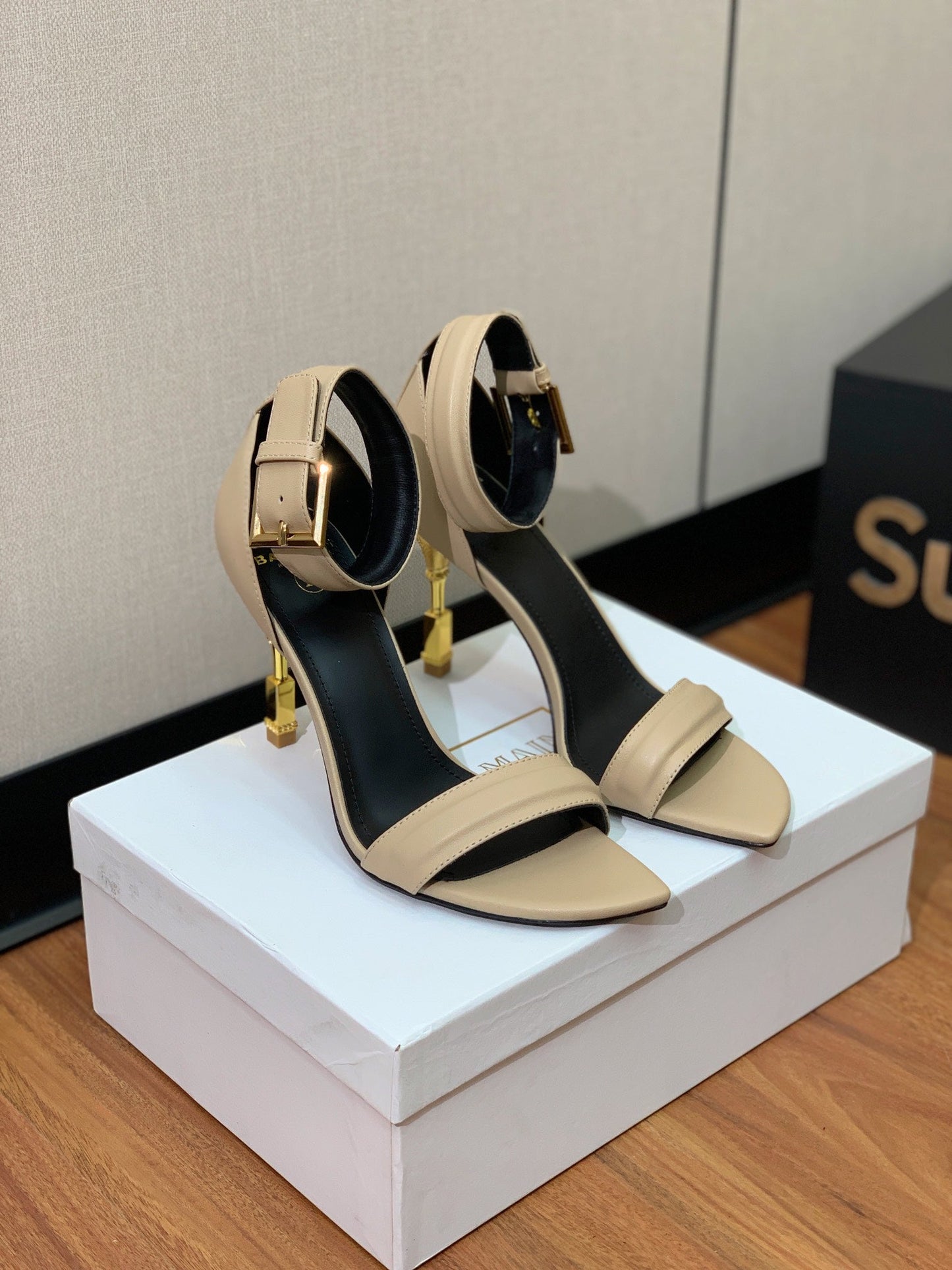 BALMAIN 25S SQUARE STRAP HIGH HEELS 100MM IN BEIGE GRAY CALFSKIN