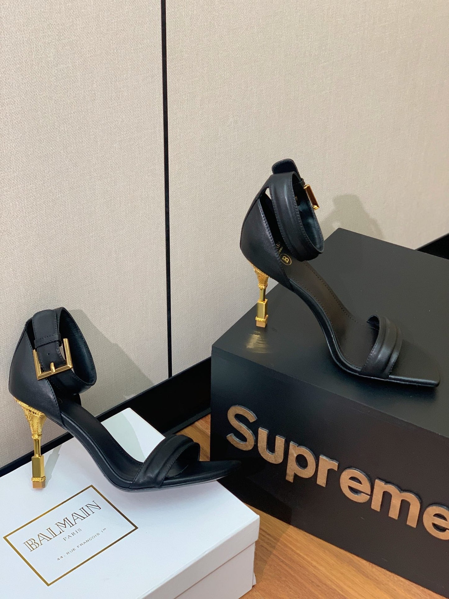 BALMAIN 25S SQUARE STRAP HIGH HEELS 100MM IN BLACK CALFSKIN