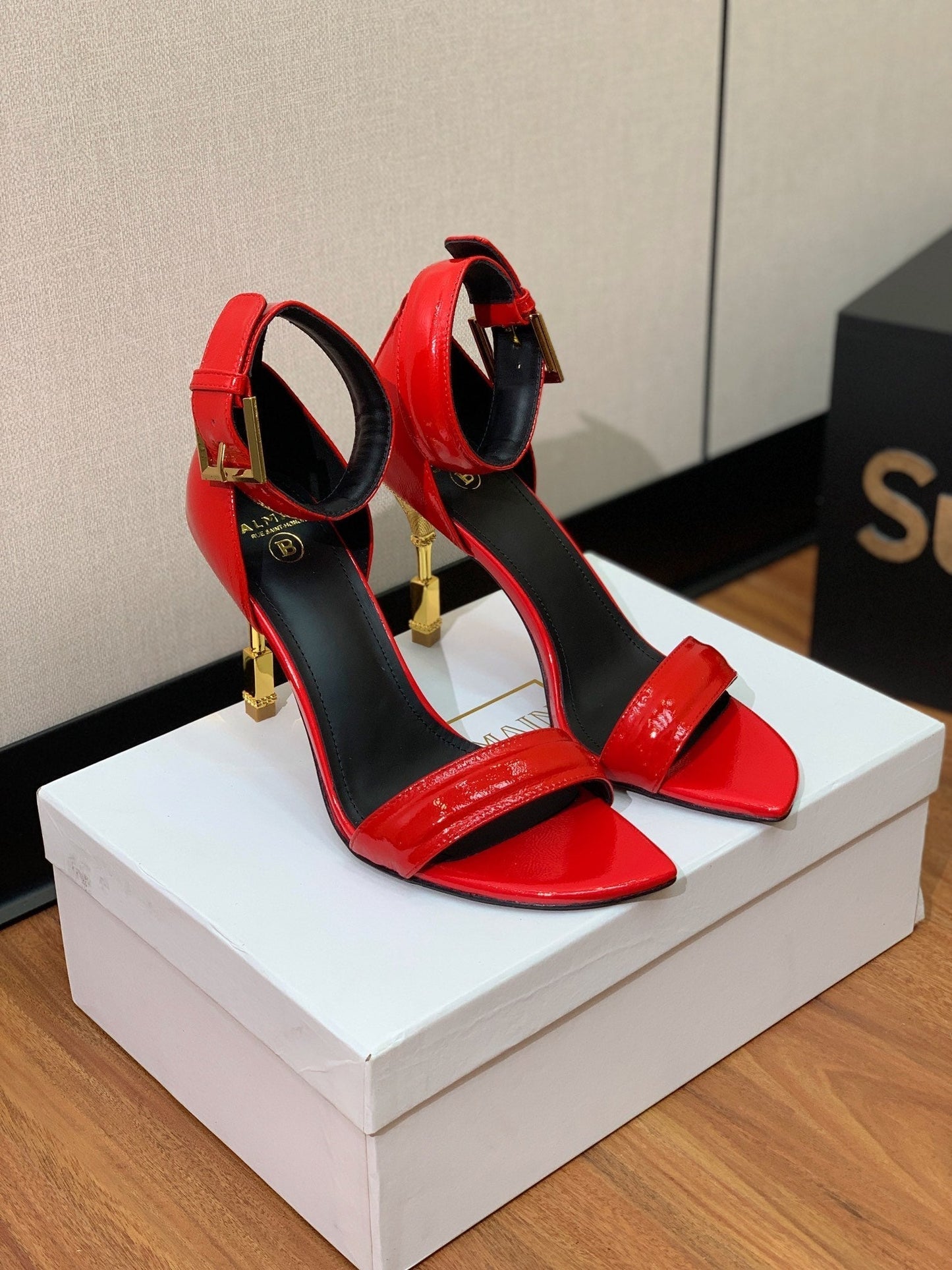 BALMAIN 25S SQUARE STRAP HIGH HEELS 100MM IN RED PATENT CALFSKIN