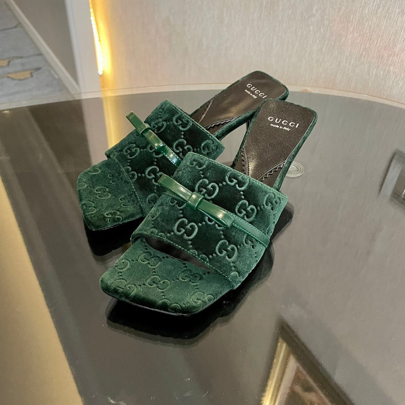 GG VELVET HIGH HEEL SANDALS WITH BEAUTIFUL LOGO DETAILS GREEN FOREST