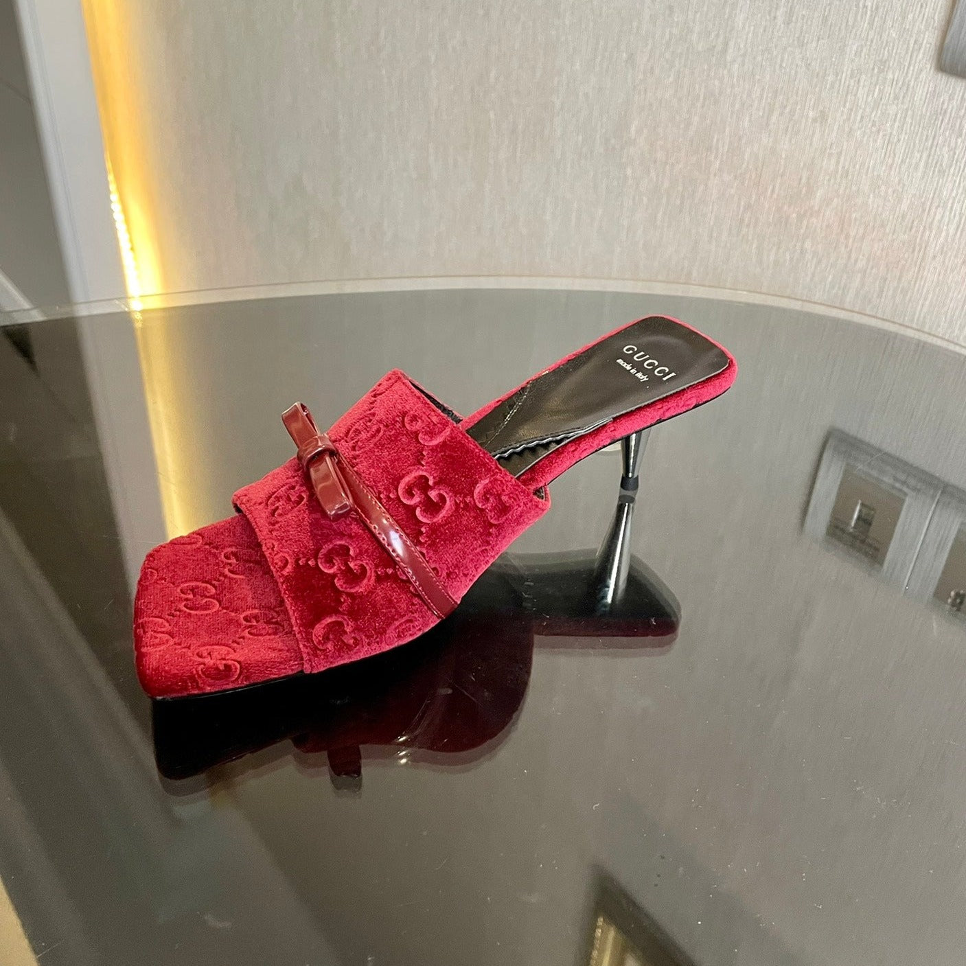 GG VELVET HIGH HEEL SANDALS WITH BEAUTIFUL LOGO DETAILS WINE RED