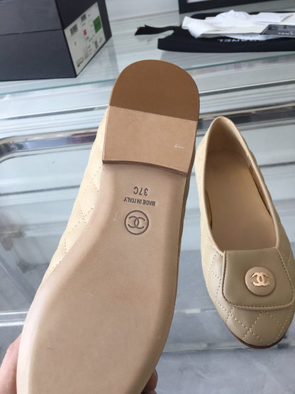 ballet flat quilted beige gold cc lock