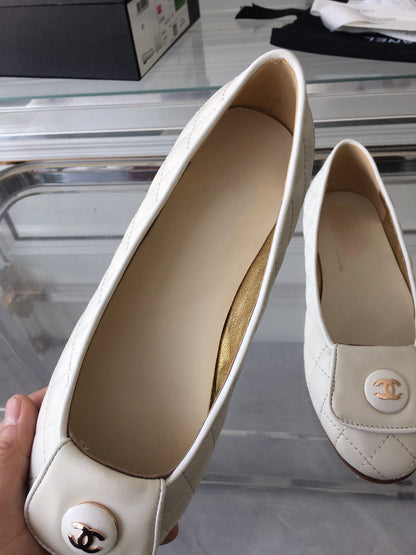 ballet flat quilted white gold cc lock