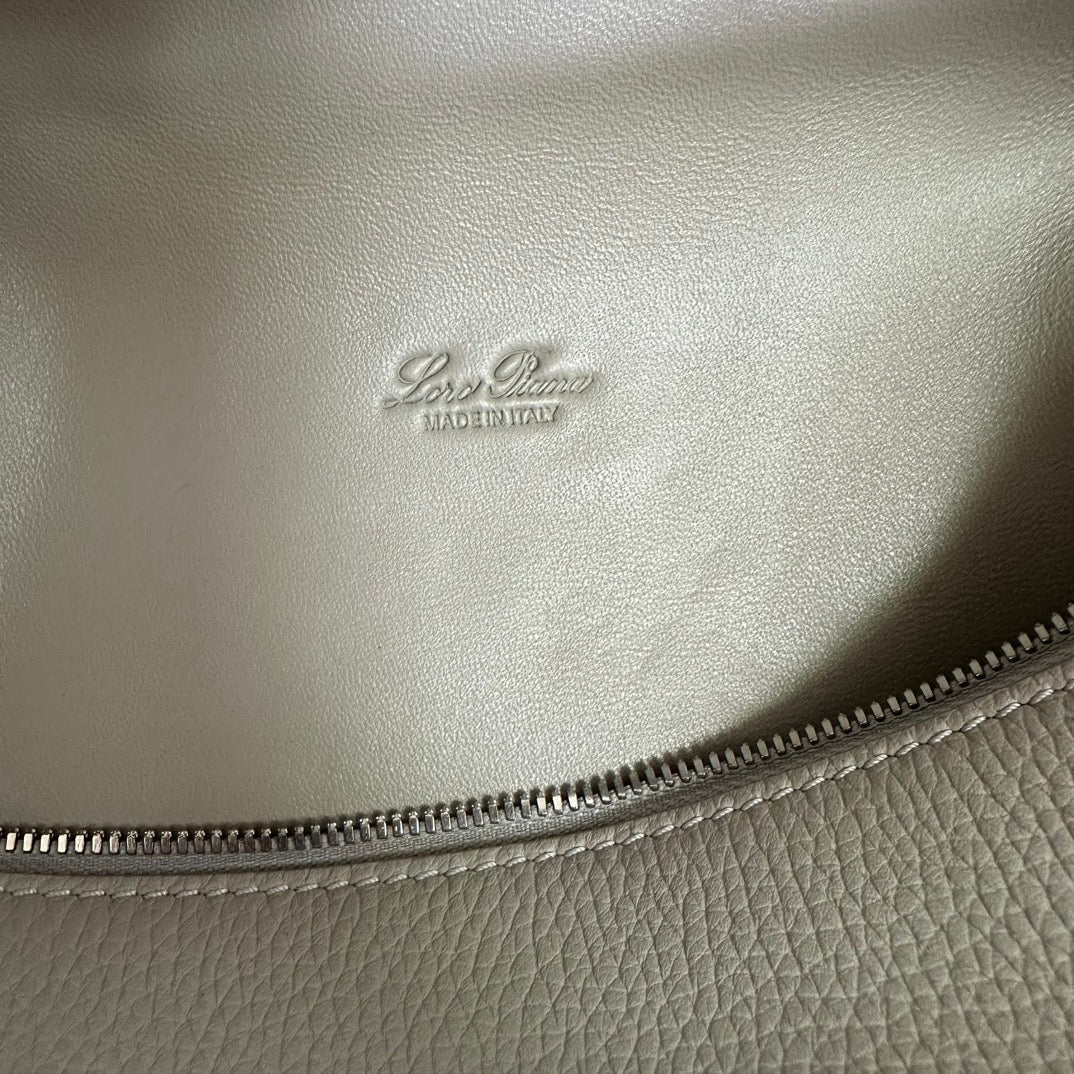 EXTRA POCKET BACKPACK L23.5 IN PEARL GRAY CALFSKIN WITH SILVER HARDWARE