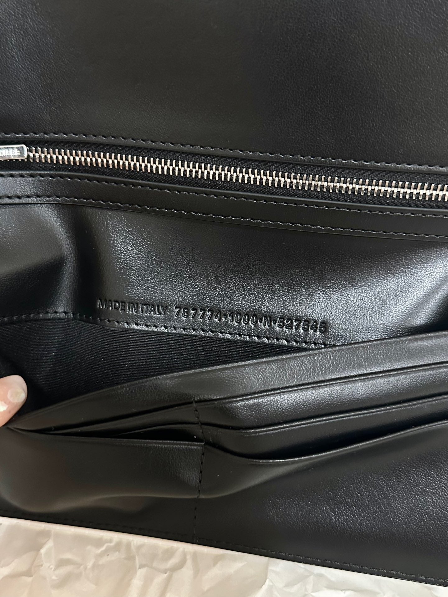 PASSPORT HOLDER 21 IN BLACK CALFSKIN