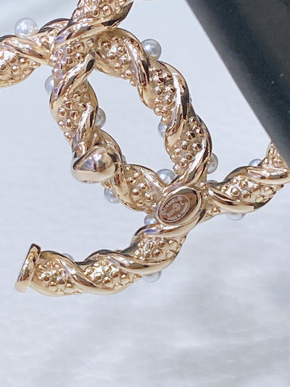 CC BELT 20MM IN PEACHY PINK EMBROIDERED CALFSKIN GOLD HARDWARE ATTACH PEARLS