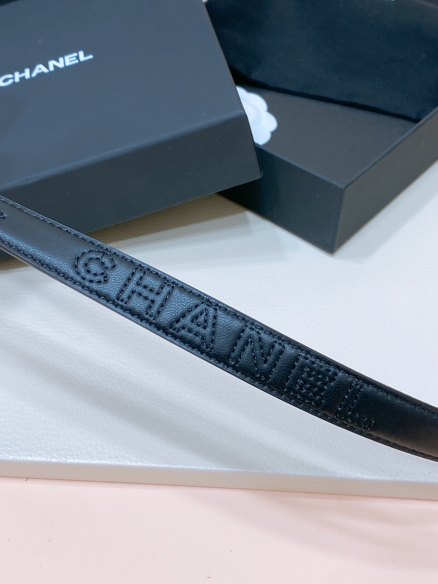 CC BELT 20MM IN BLACK EMBROIDERED CALFSKIN GOLD HARDWARE ATTACH PEARLS