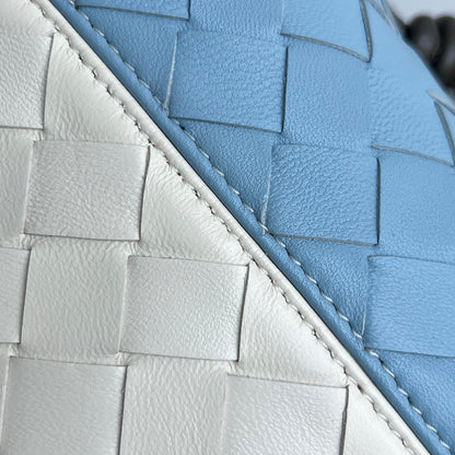 SMALL LOOP 22 IN SKY BLUE MIX WHITE CALFSKIN