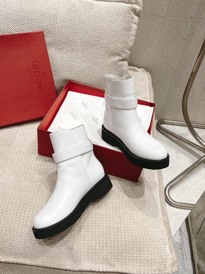 VLOGO LOCKER WHITE CALFSKIN ANKLE BOOT 40MM