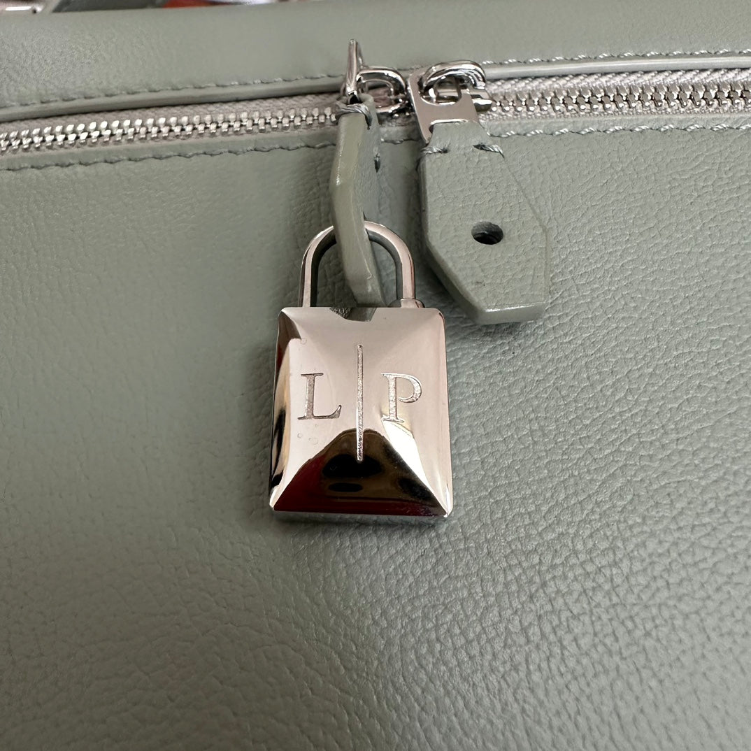 EXTRA BAG L27 IN POWDER BLUE SMOOTH CALFSKIN