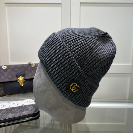 BEANIE HAT IN BLACK WOOL 395841