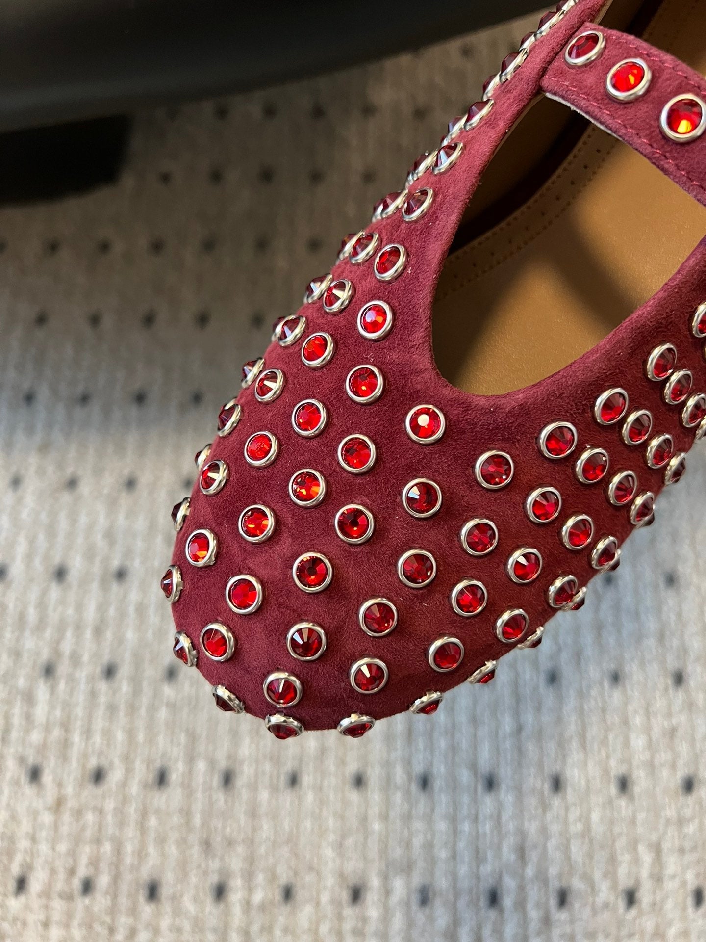 STRASS BALLET FLATS IN BERRY RED LAMBSKIN
