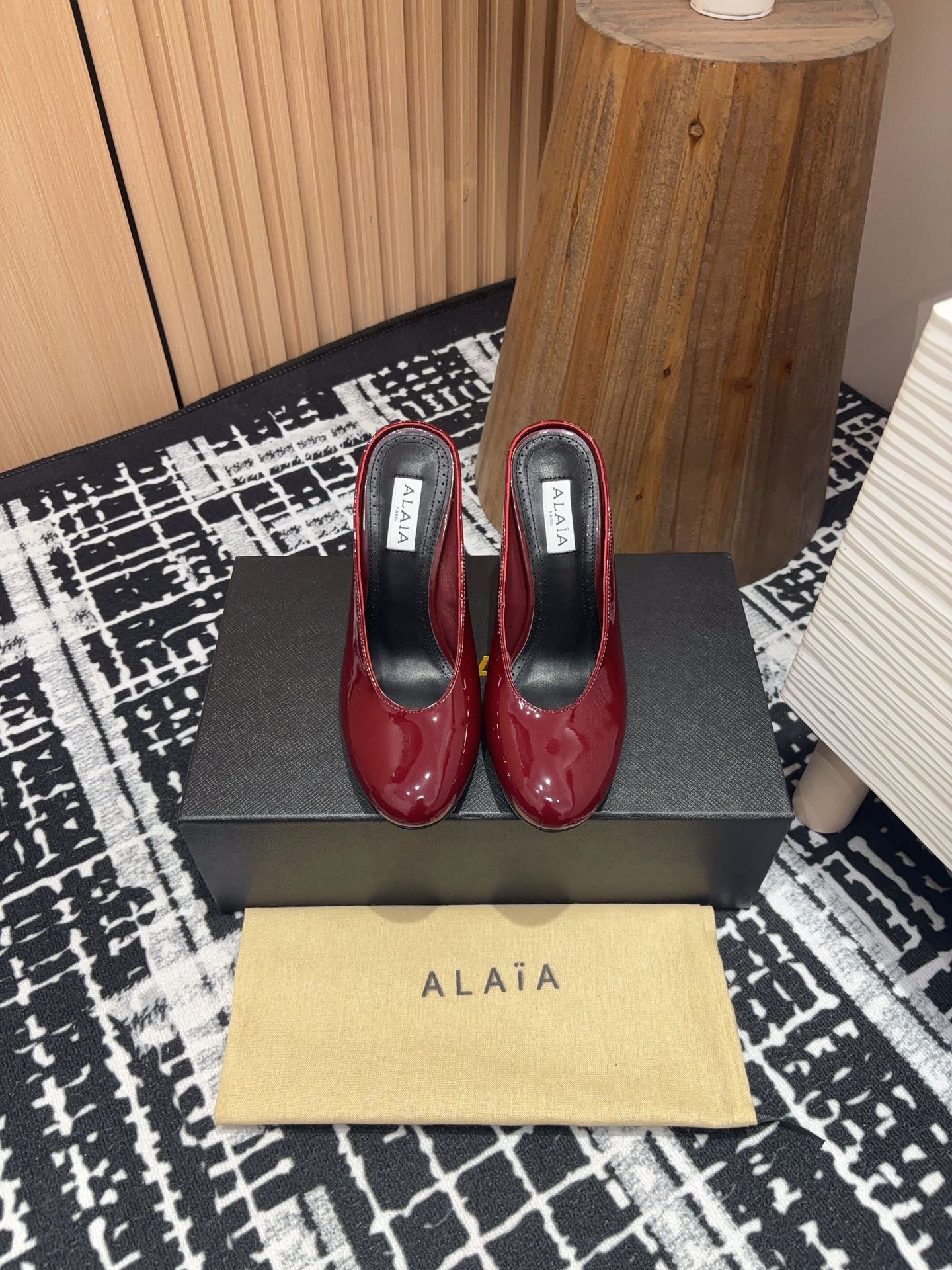 HIGH-HEEL 10 CM MULES IN BERRY RED PATENT CALFSKIN