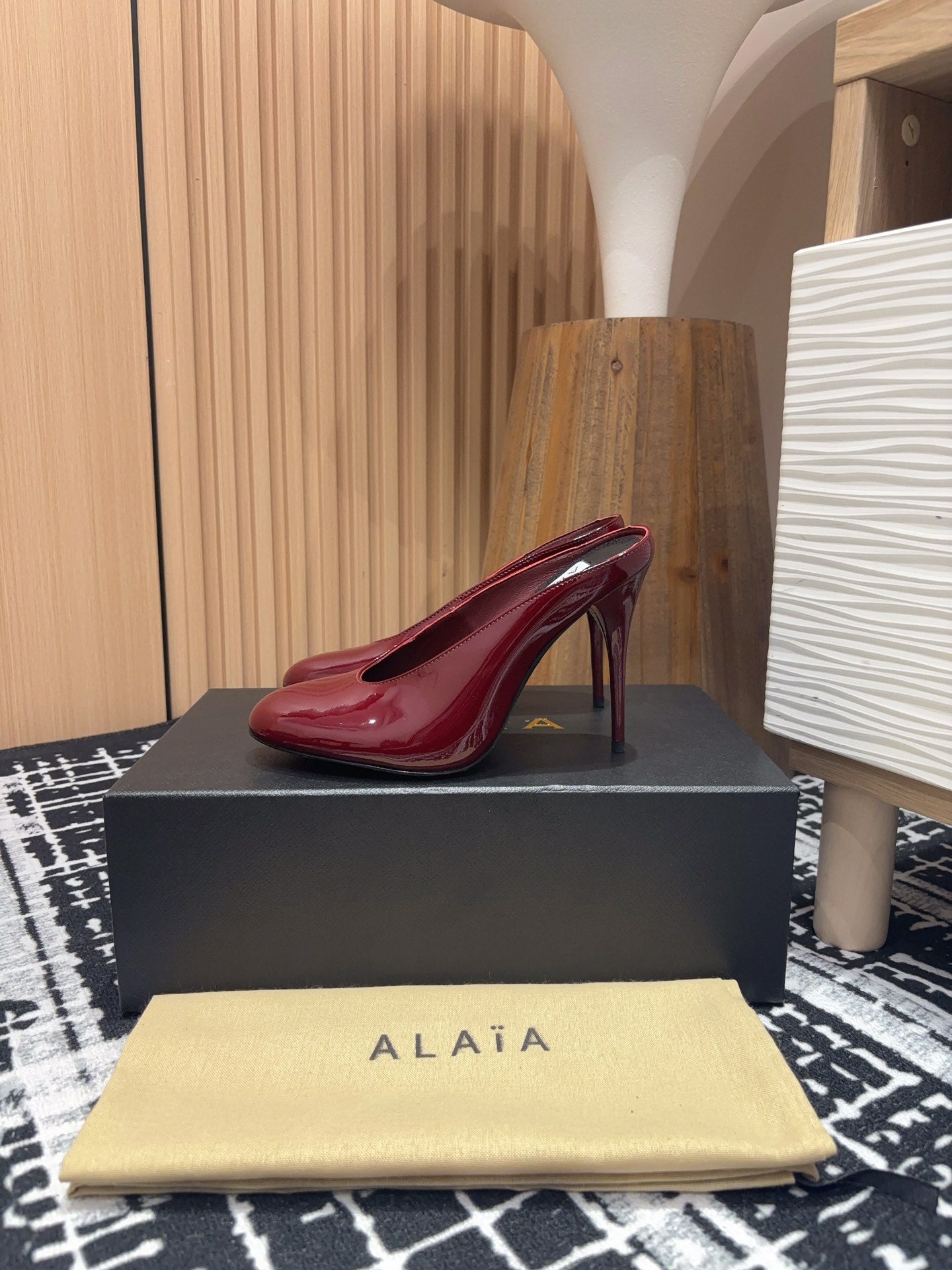 HIGH-HEEL 10 CM MULES IN BERRY RED PATENT CALFSKIN