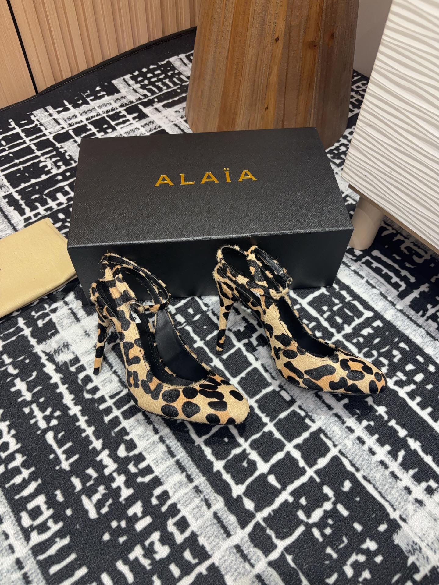 CRYSLEOPARD SLINGBACK HEEL IN PONY HAIR