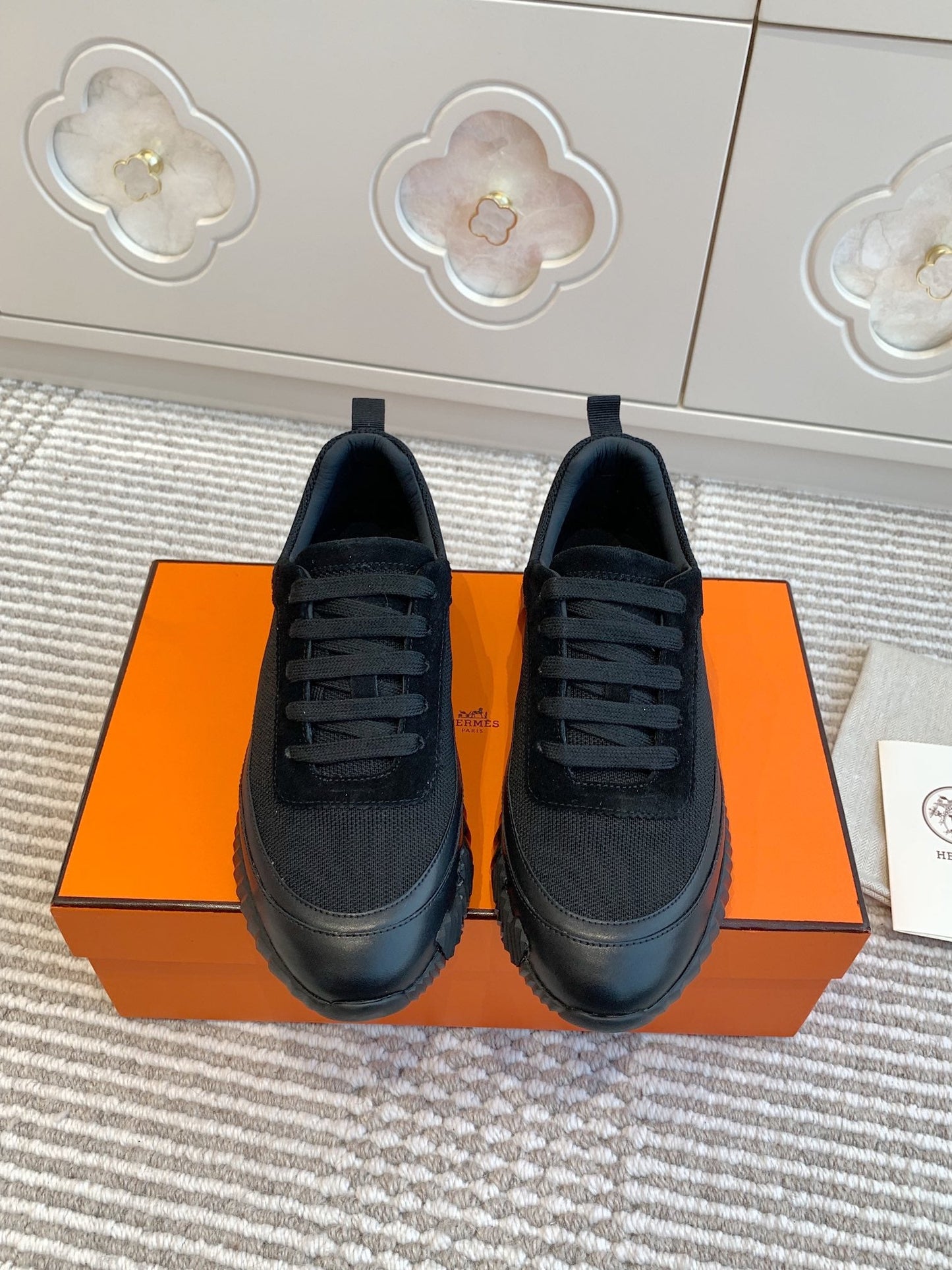 BOUNCING SNEAKER IN BLACK GRAPHIC MESH AND CALFSKIN