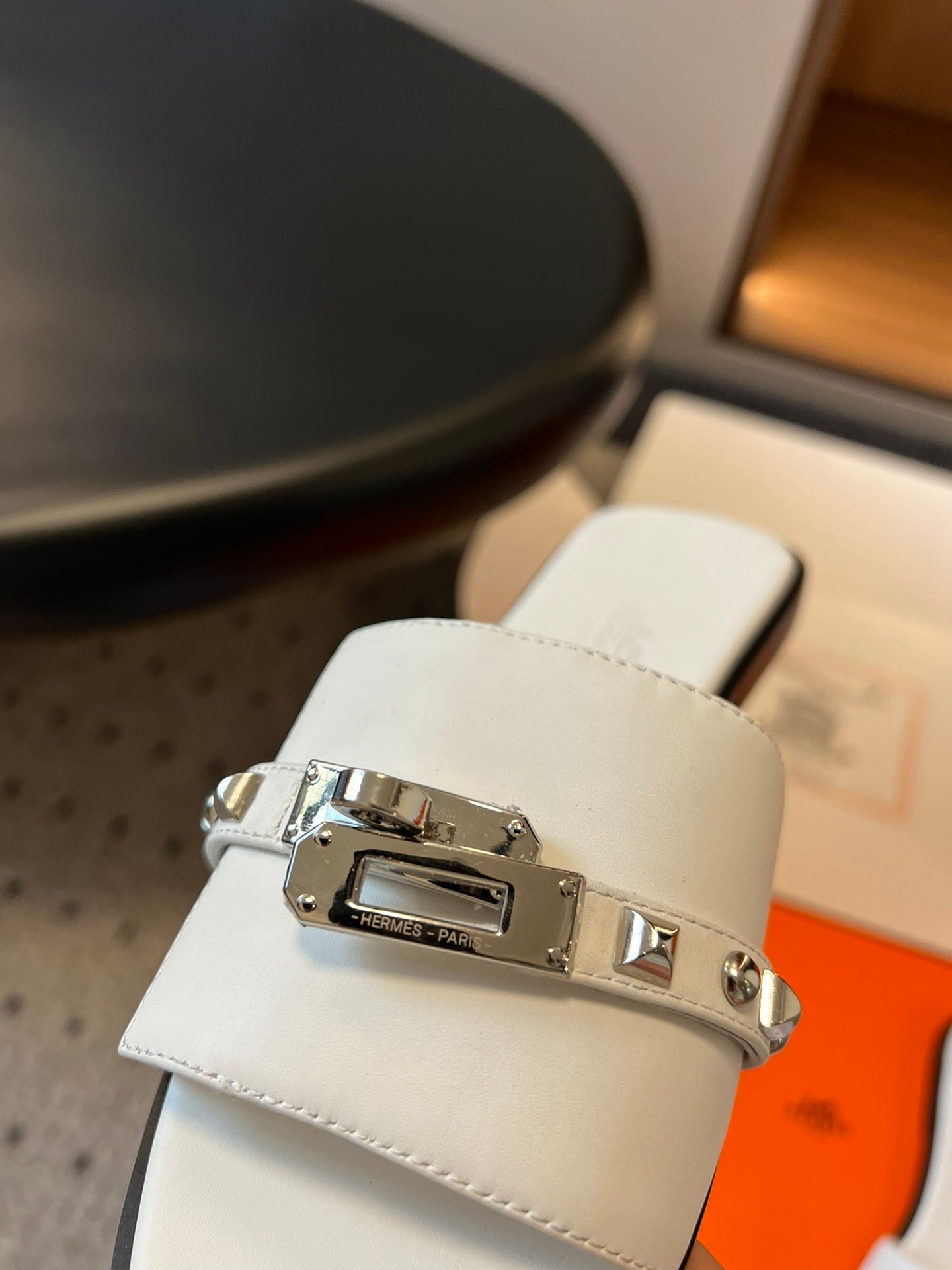 GIULIA FLAT SANDAL IN WHITE CALFSKIN