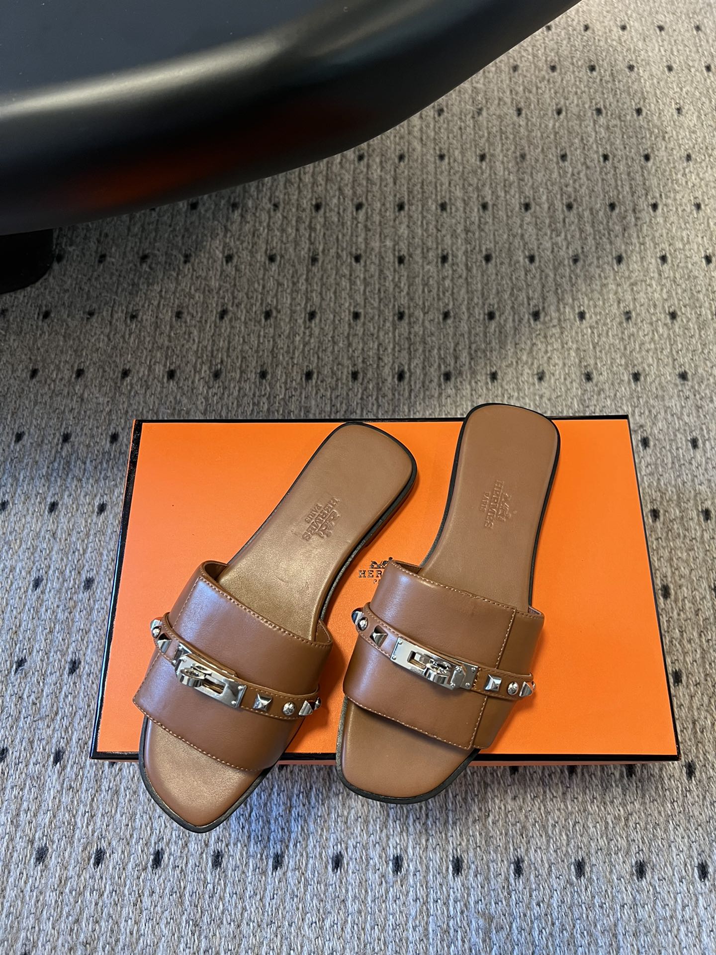 GIULIA FLAT SANDAL IN BRONZE BROWN CALFSKIN