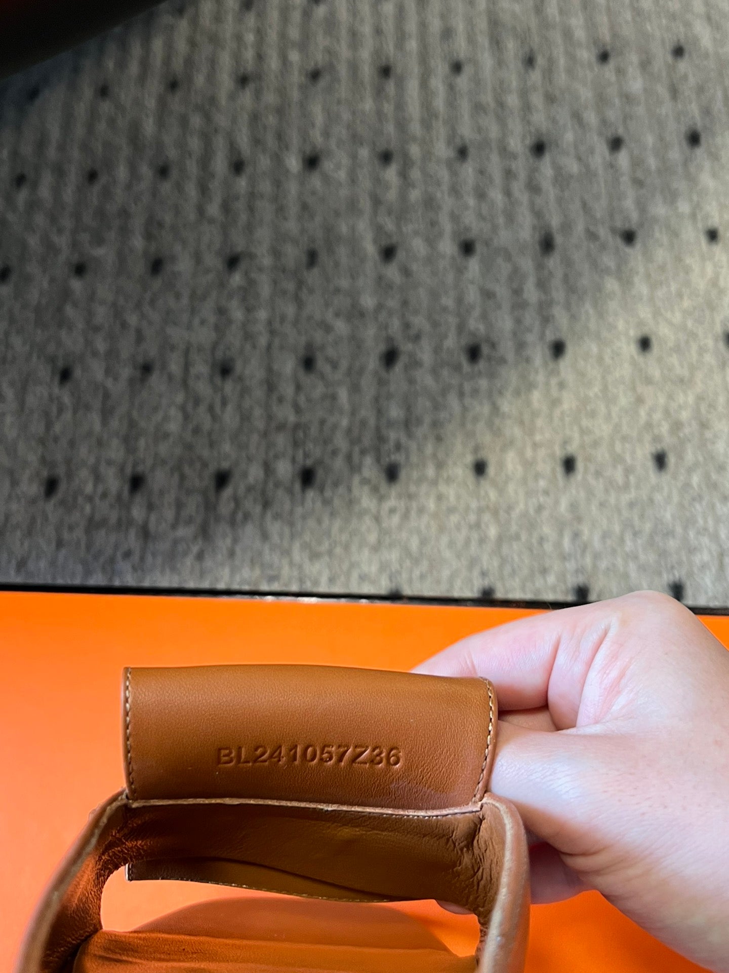 ILOT FLAT SANDAL IN BRONZE BROWN CALFSKIN