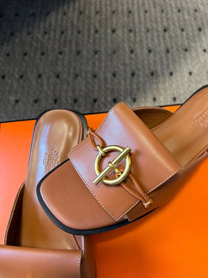 ILOT FLAT SANDAL IN BRONZE BROWN CALFSKIN