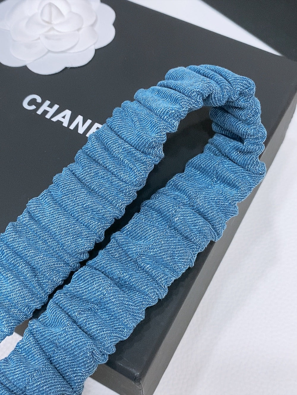 DOUBLE C ELASTIC BELT 30MM IN BLUE DENIM GOLD CRYSTAL STAR EMBELLISHED BUCKLE