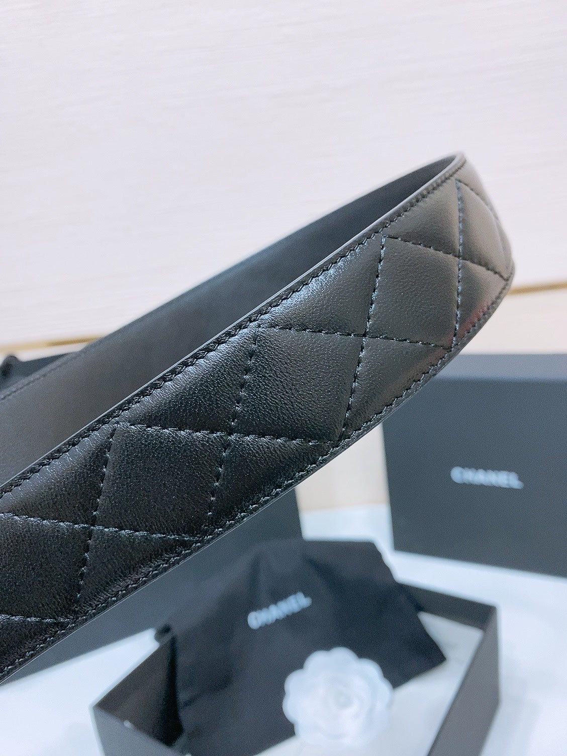 DOUBLE C BELT 38MM IN BLACK QUILTED LAMBSKIN WITH GOLD OVAL BUCKLE CENTERED LOGO