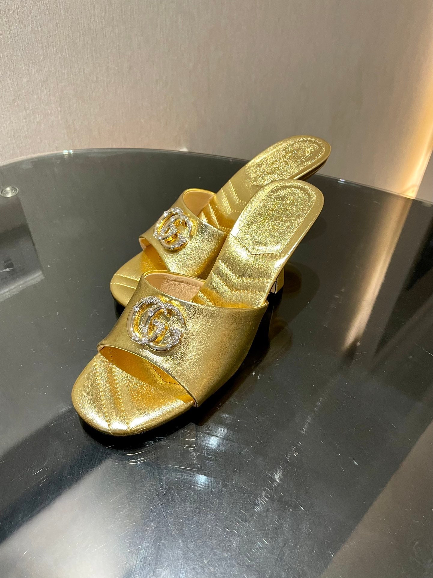 GG HIGH HEELS 70 IN SHINY GOLD LAMBSKIN GOLD HARDWARE WITH CRYSTALS