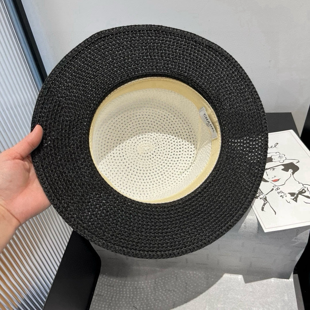 FLAT STRAW HAT BLACK AND WHITE 673935