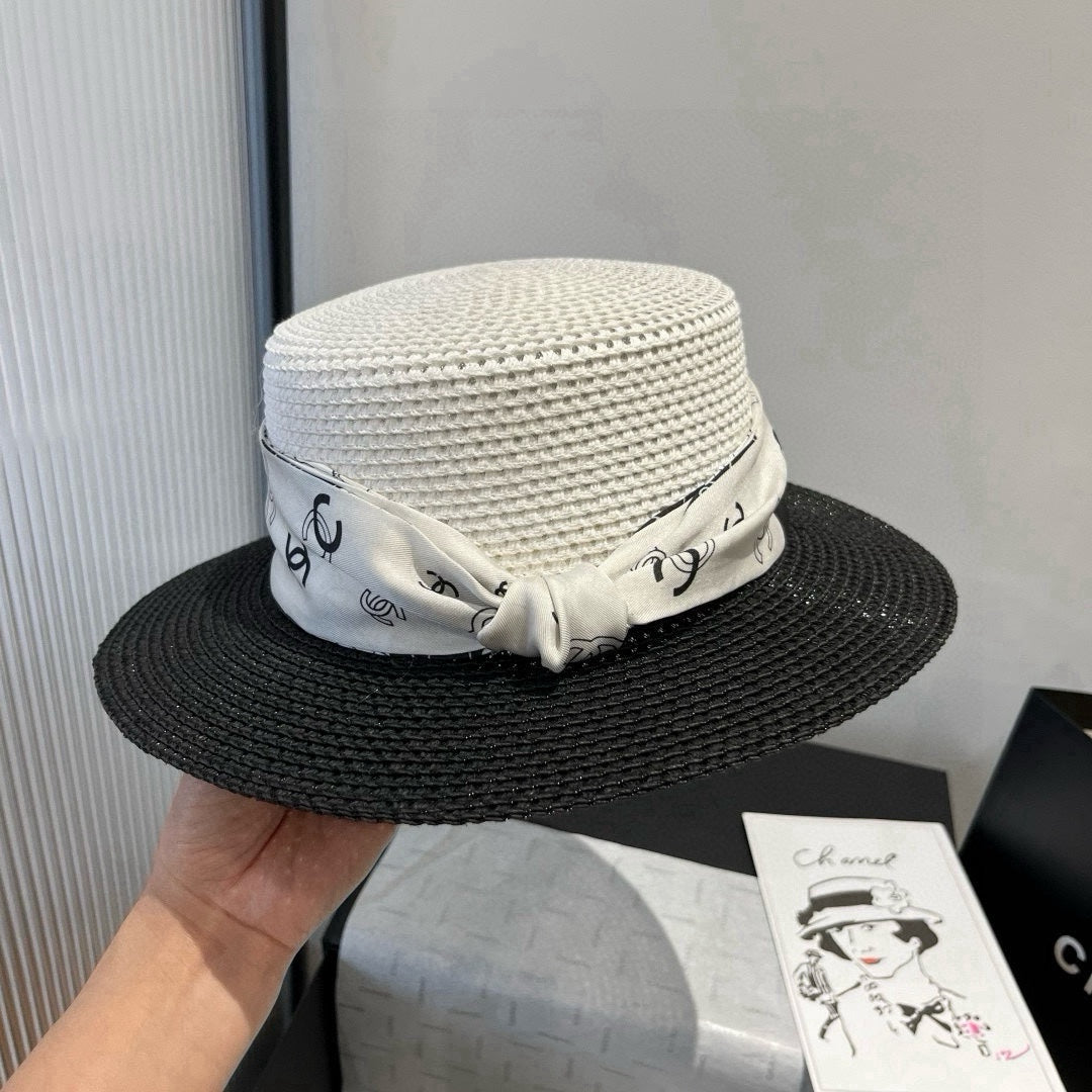 FLAT STRAW HAT BLACK AND WHITE 673935
