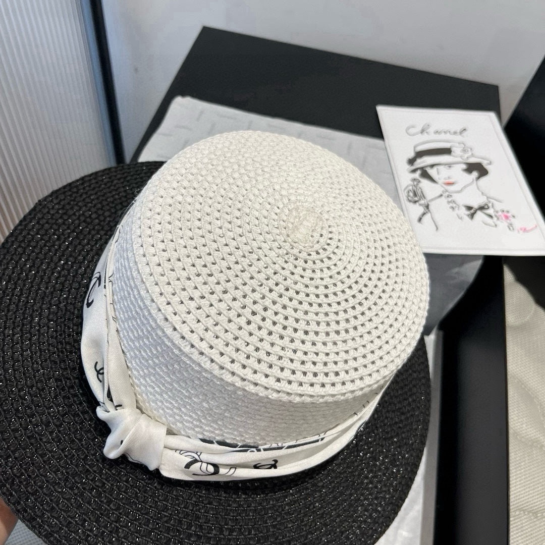 FLAT STRAW HAT BLACK AND WHITE 673935