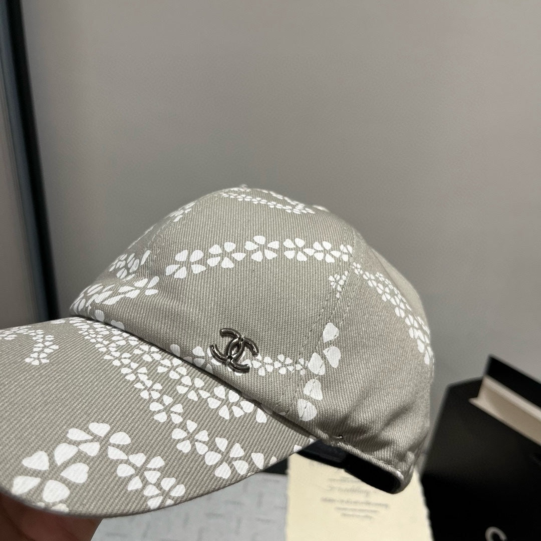 BASEBALL HAT LIGHT TAUPE WHITE PATTERN 674030