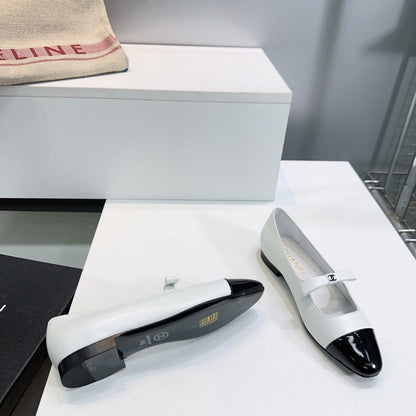 CHANEL FLAT MARY JANE SHOES 25S IN WHITE LAMBSKIN MIX BLACK GLOSSY WITH BOW