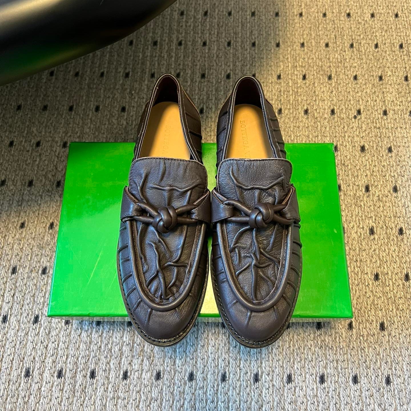 BOTTEGA VENETA 26S LOAFERS IN CHOCOLATE BROWN LAMBSKIN
