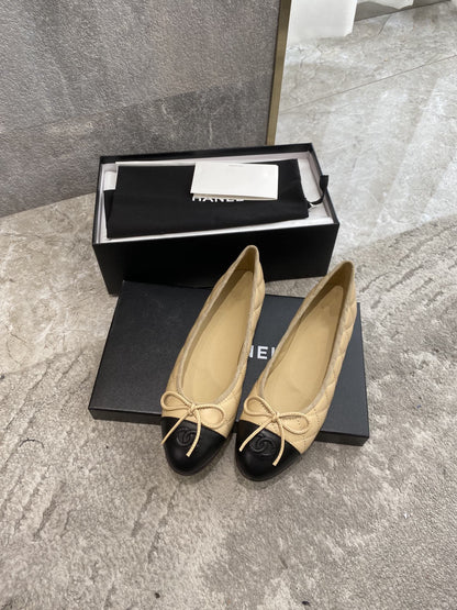 BALLET FLATS BEIGE BLACK QUILTED LAMBSKIN