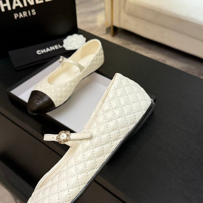 MARY JANE IN WHITE QUILTED LAMSKIN