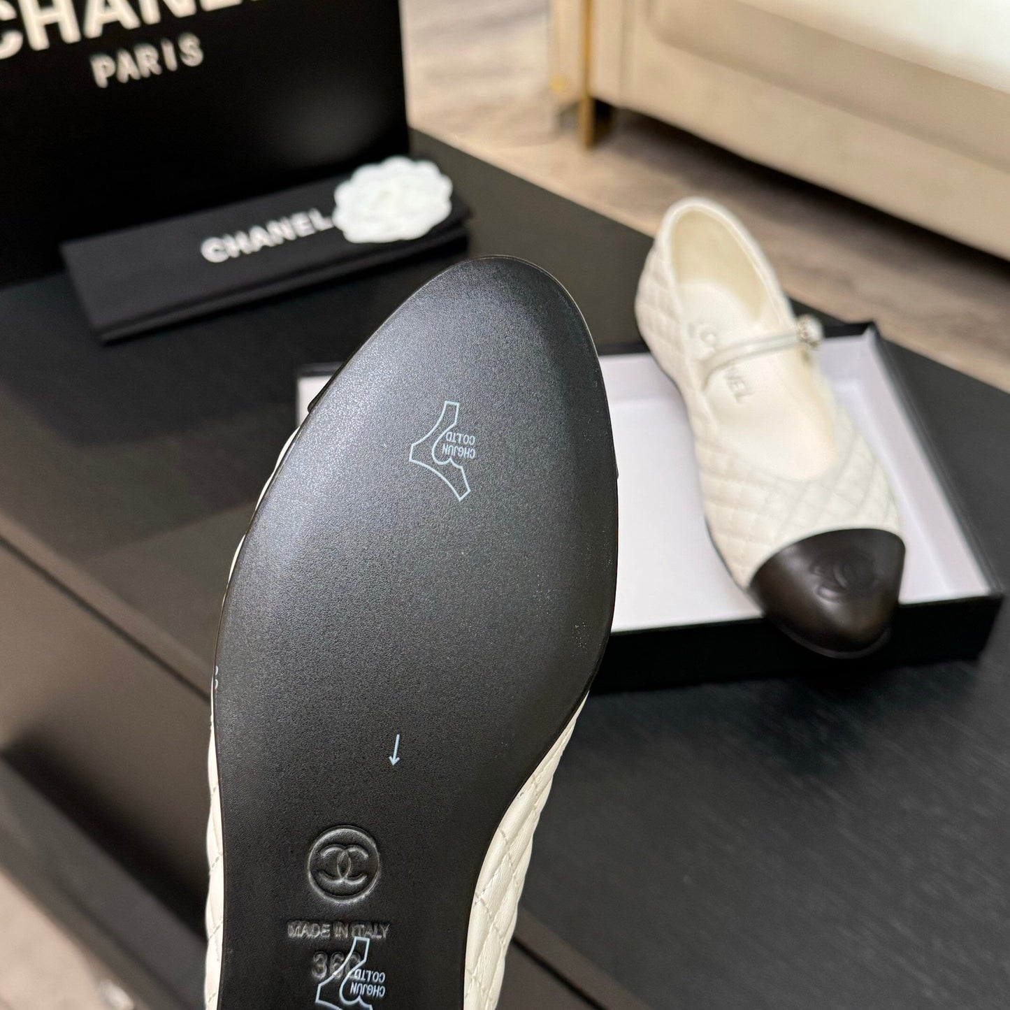 MARY JANE IN WHITE QUILTED LAMSKIN