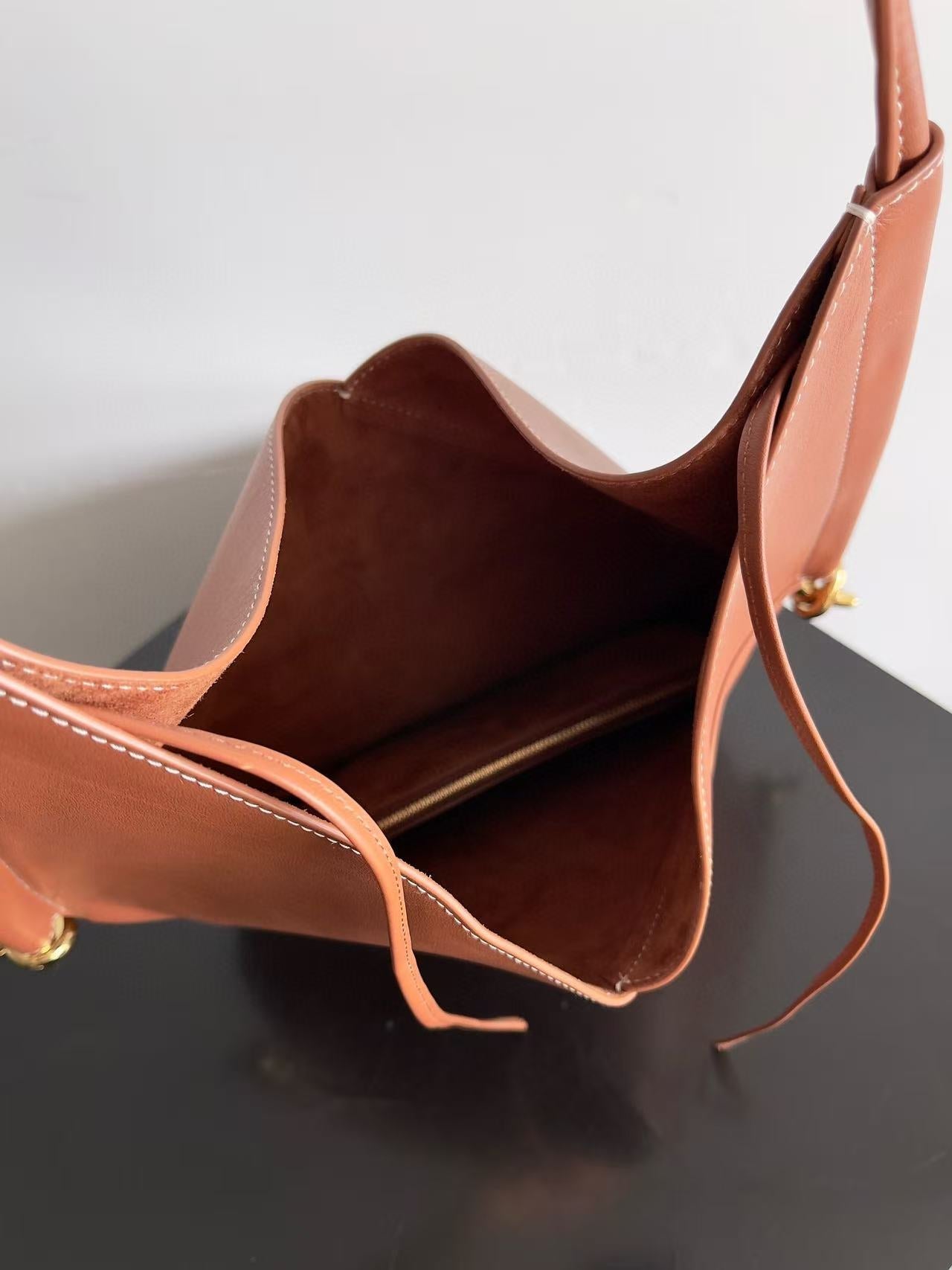 MEDIUM SOLSTICE 44 IN BROWN LAMBSKIN