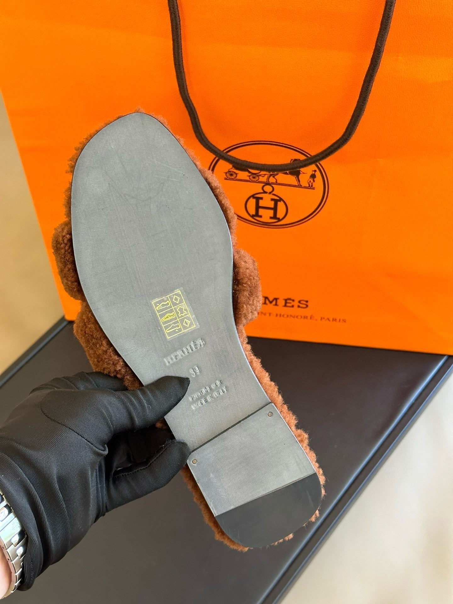 0RAN SANDAL SHEARLING BROWN