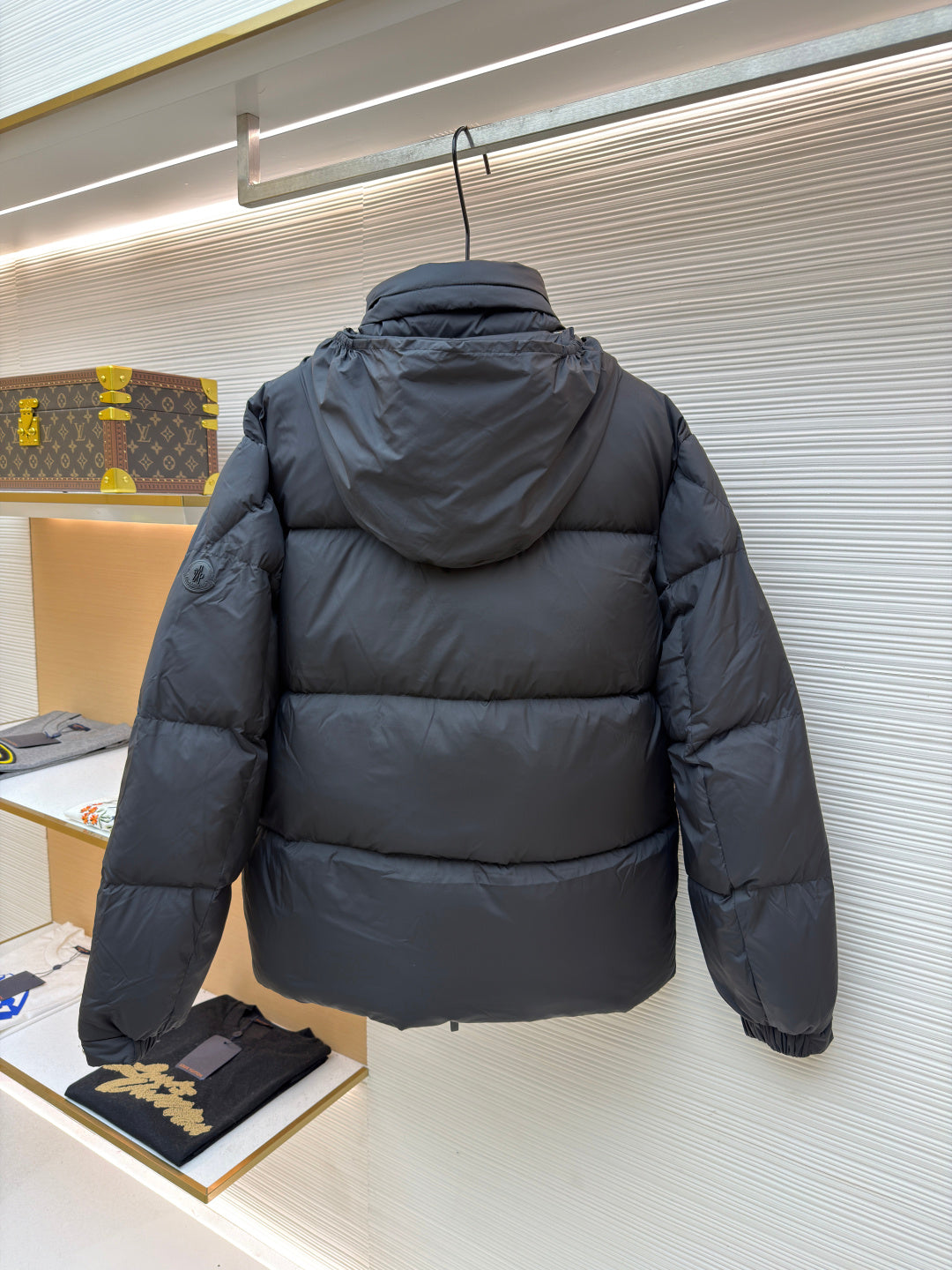 Moncler Style Women’s Short Down Jacket – Style 160